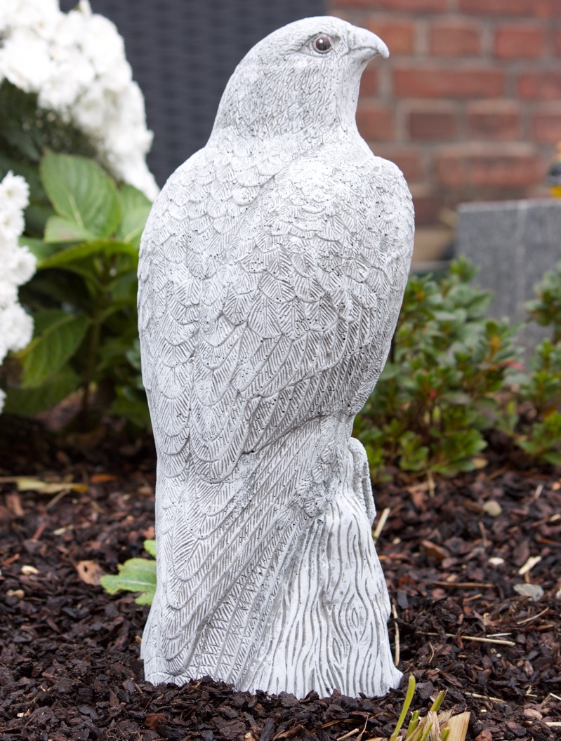 Steinfigur Falke Frostfest Garten Deko Gartenfigur Adler frostfest